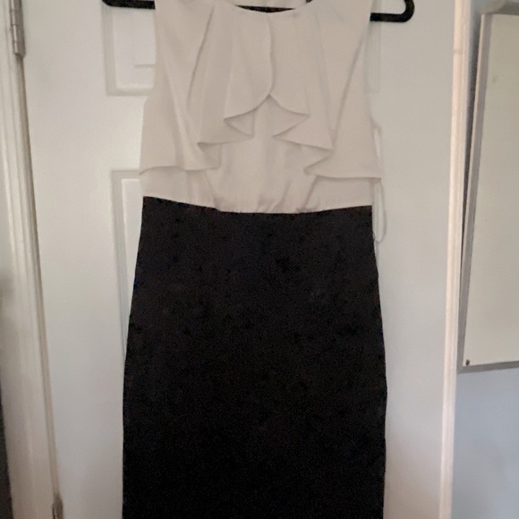 Bebe, black and white, classy dress, size small - Picture 3 of 3